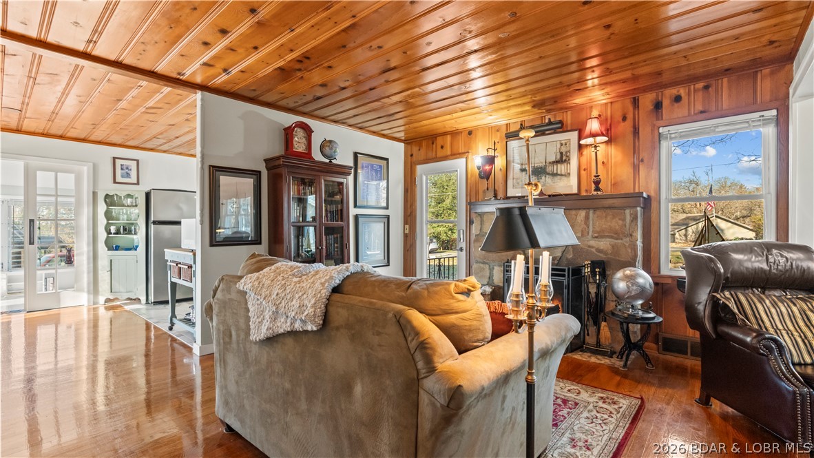 Arrowhead Beach Club - Residential