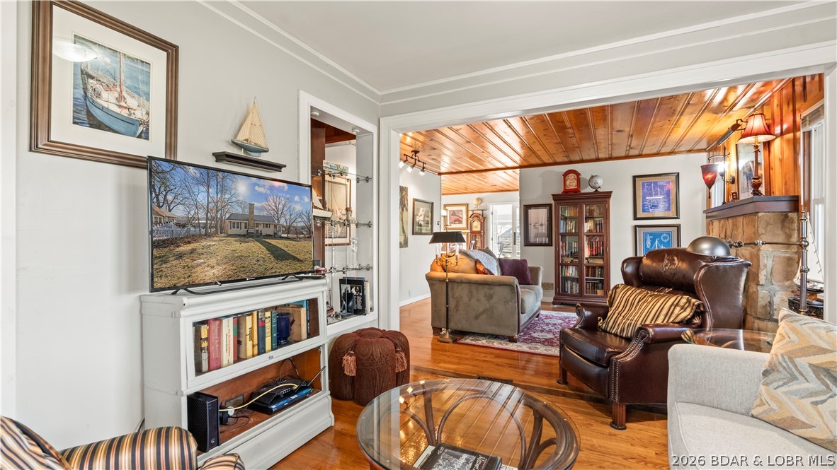 Arrowhead Beach Club - Residential