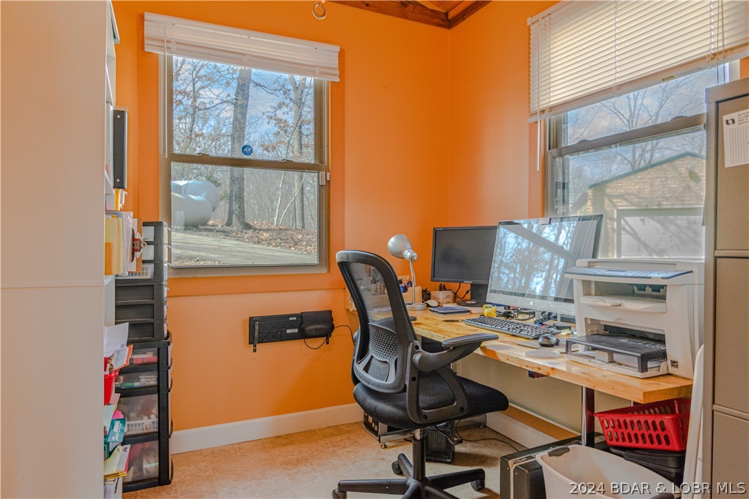 Camdenton, Missouri 65020, United States, 3 Bedrooms Bedrooms, ,3 BathroomsBathrooms,Residential,Contingent,62552