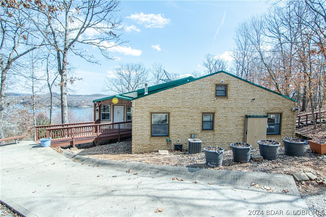 Camdenton, Missouri 65020, United States, 3 Bedrooms Bedrooms, ,3 BathroomsBathrooms,Residential,Contingent,62552