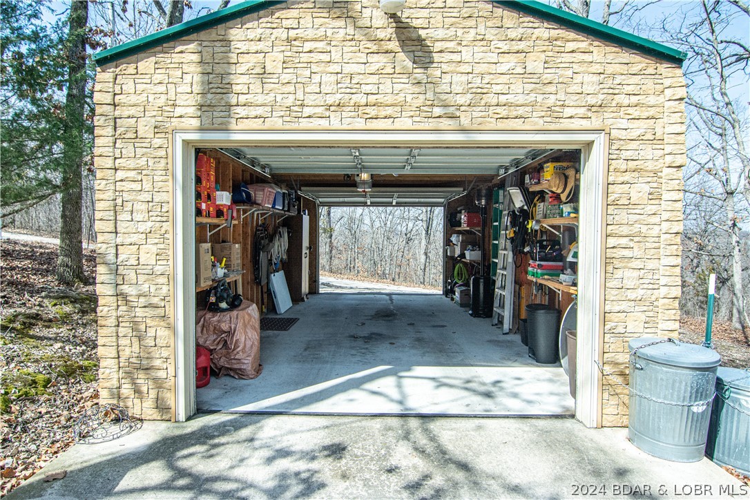 Camdenton, Missouri 65020, United States, 3 Bedrooms Bedrooms, ,3 BathroomsBathrooms,Residential,Contingent,62552