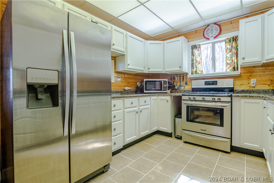 Camdenton, Missouri 65020, United States, 3 Bedrooms Bedrooms, ,3 BathroomsBathrooms,Residential,Contingent,62552