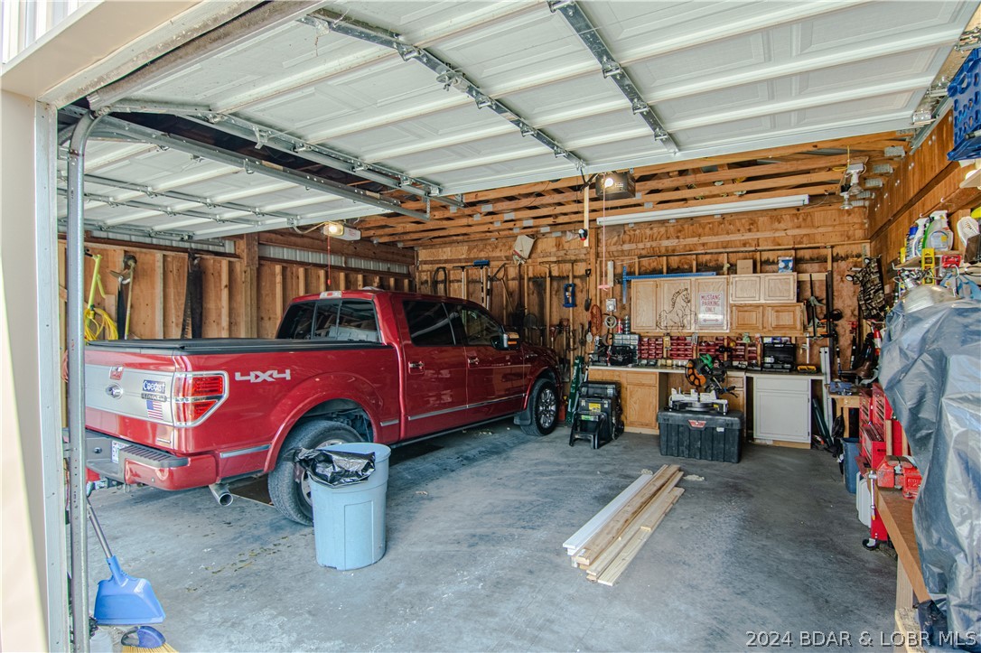 Camdenton, Missouri 65020, United States, 3 Bedrooms Bedrooms, ,3 BathroomsBathrooms,Residential,Contingent,62552