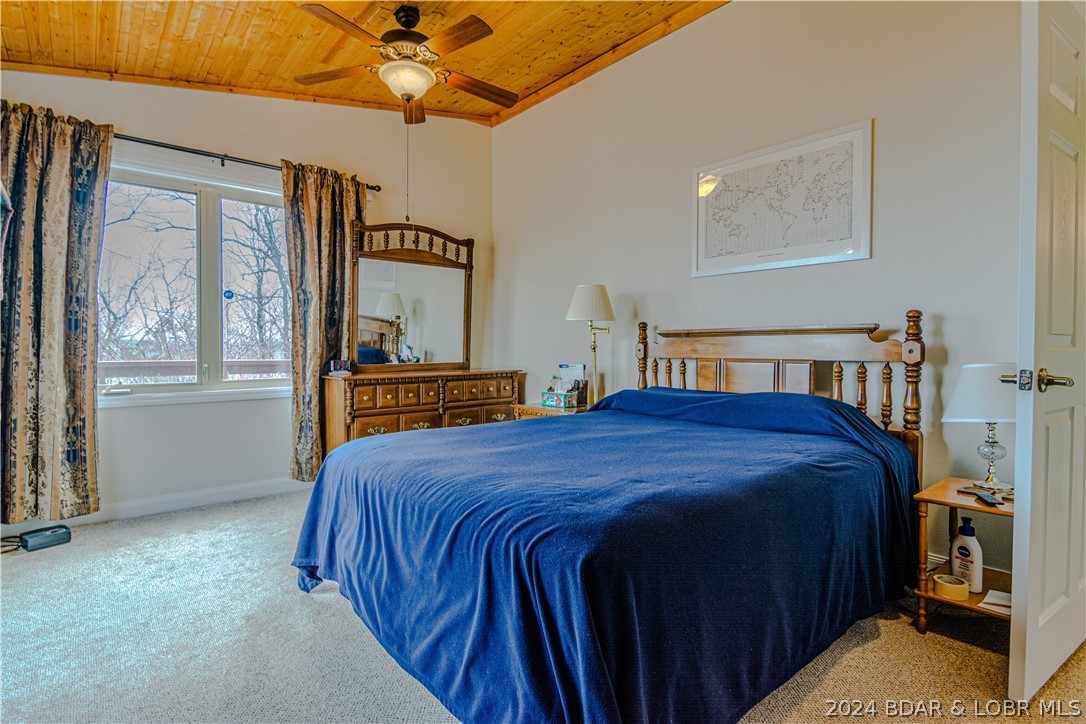 Camdenton, Missouri 65020, United States, 3 Bedrooms Bedrooms, ,3 BathroomsBathrooms,Residential,Contingent,62552