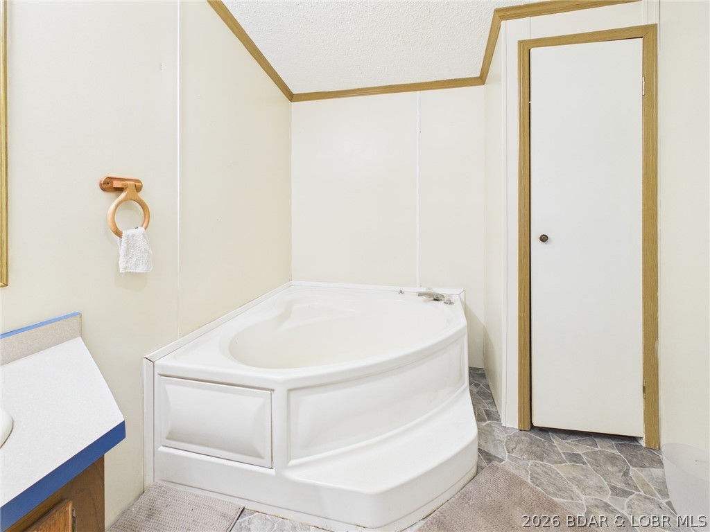 Broken Circle - Residential