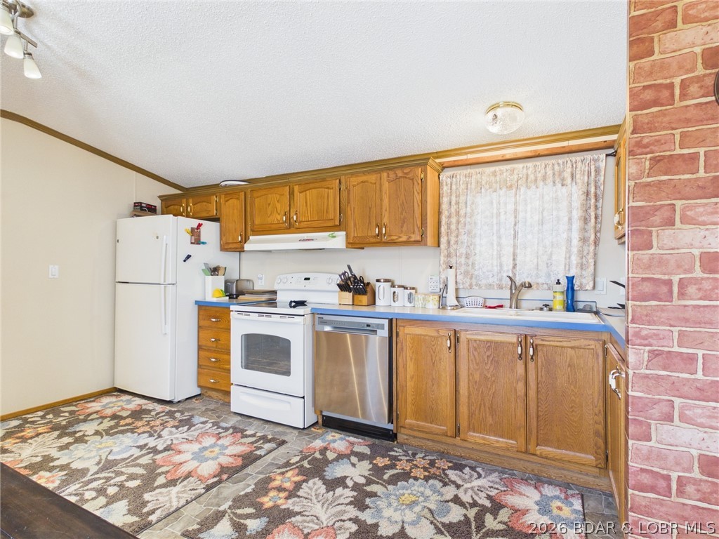 Broken Circle - Residential