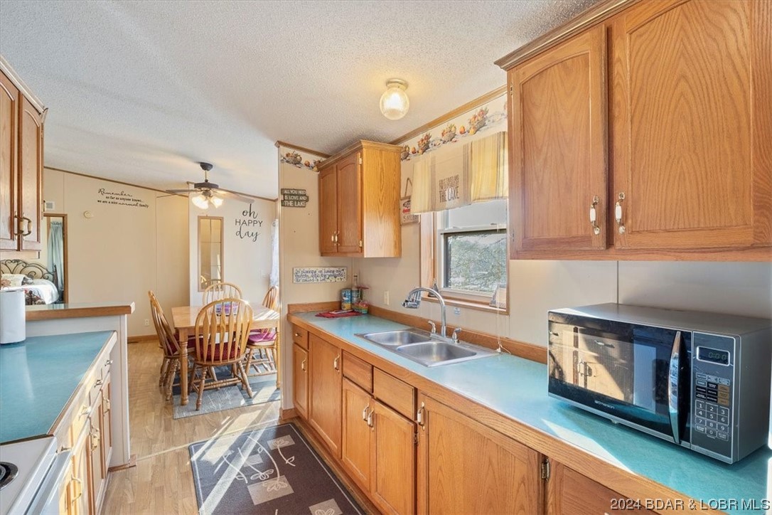 Gravois Mills, Missouri 65037, United States, 3 Bedrooms Bedrooms, ,2 BathroomsBathrooms,Residential,Contingent,67416