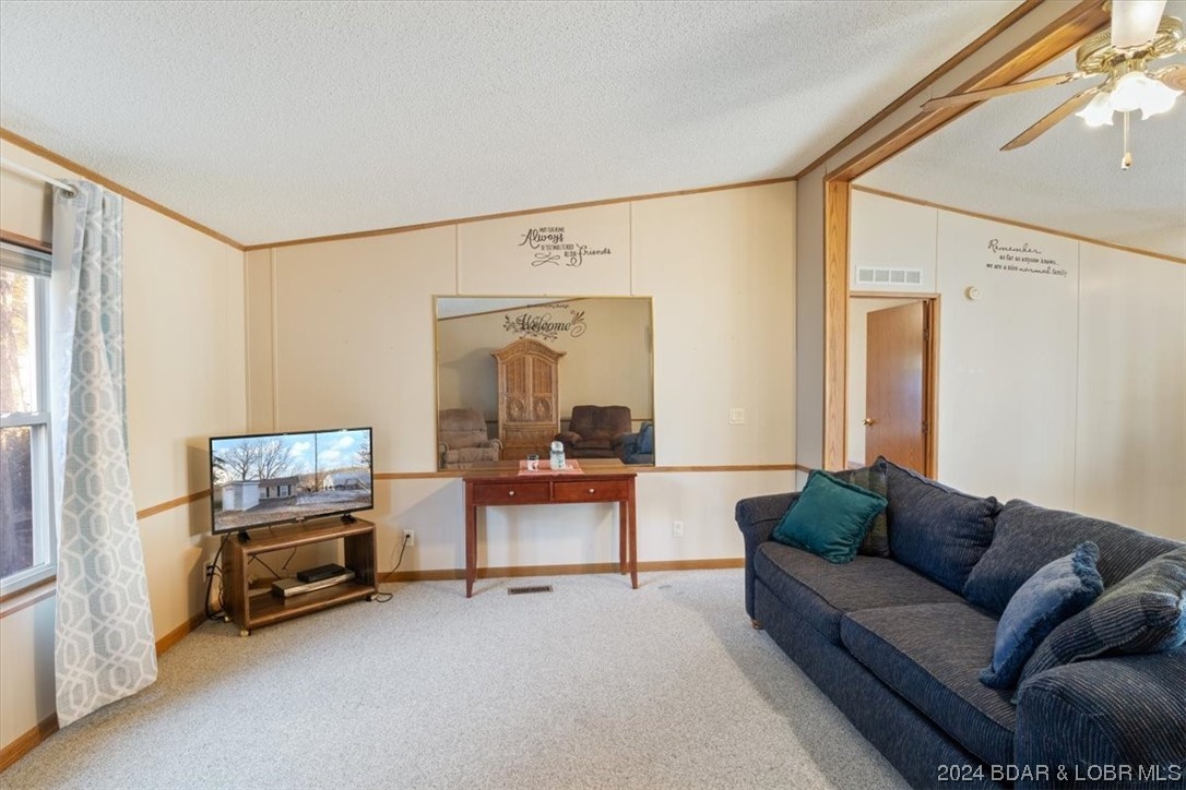 Gravois Mills, Missouri 65037, United States, 3 Bedrooms Bedrooms, ,2 BathroomsBathrooms,Residential,Contingent,67416