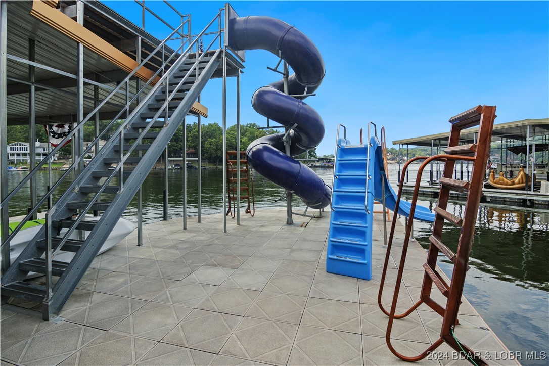 Linn Creek, Missouri 65052, United States, 6 Bedrooms Bedrooms, ,6 BathroomsBathrooms,Residential,Contingent,45590