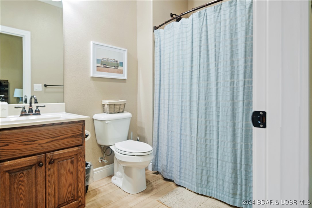 Linn Creek, Missouri 65052, United States, 6 Bedrooms Bedrooms, ,6 BathroomsBathrooms,Residential,Contingent,45590