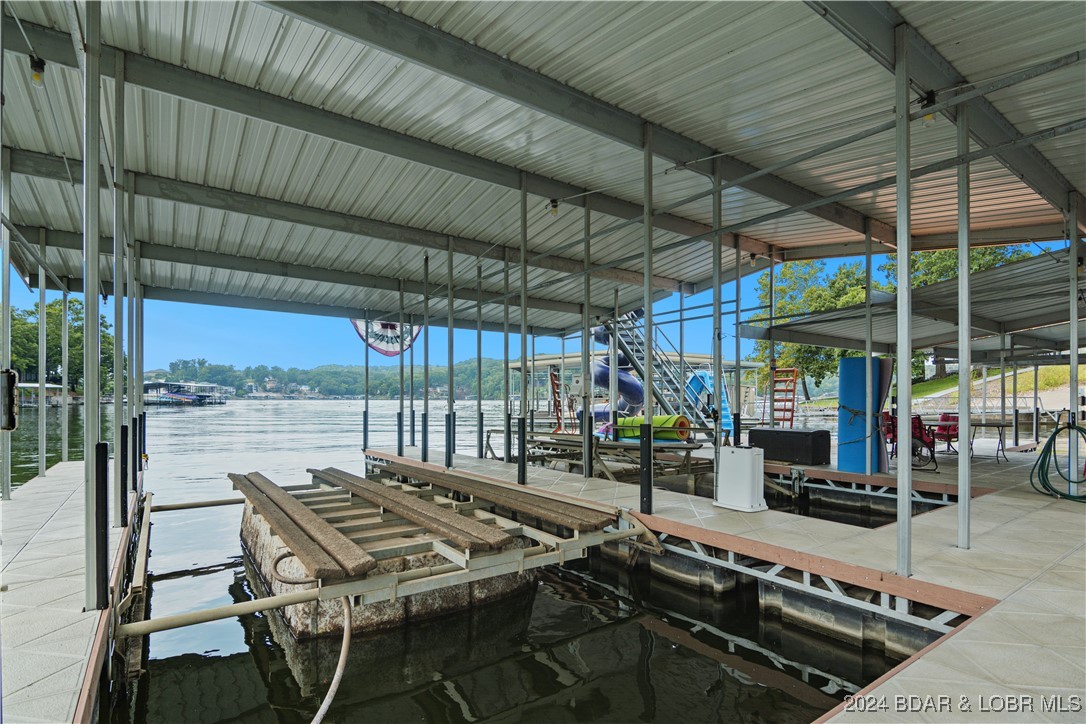 Linn Creek, Missouri 65052, United States, 6 Bedrooms Bedrooms, ,6 BathroomsBathrooms,Residential,Contingent,45590