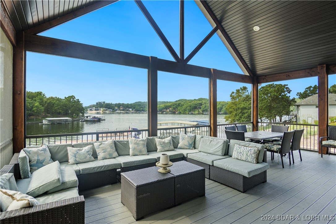 Linn Creek, Missouri 65052, United States, 6 Bedrooms Bedrooms, ,6 BathroomsBathrooms,Residential,Contingent,45590