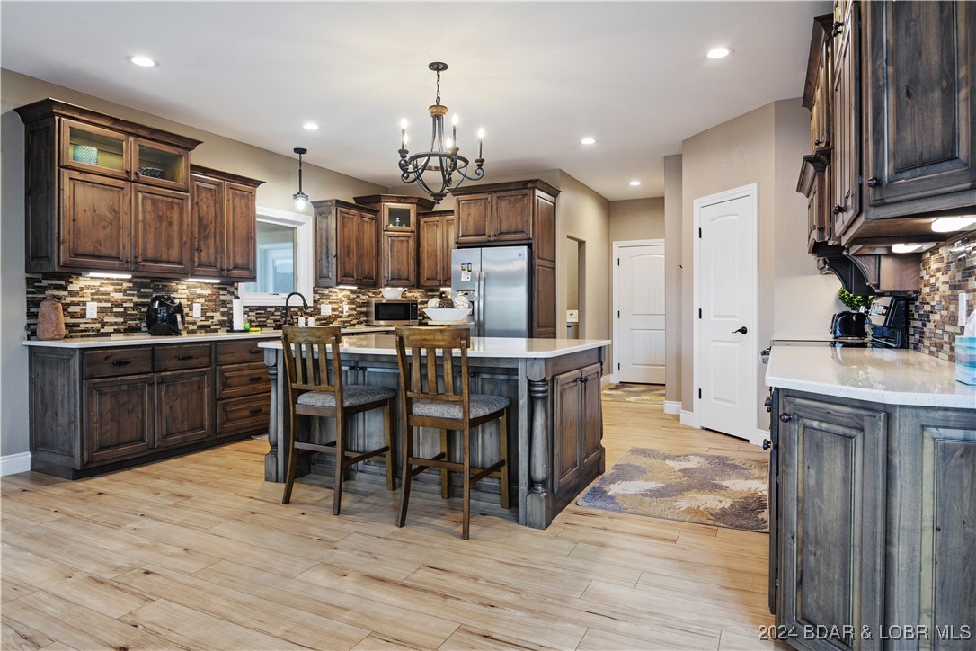 Linn Creek, Missouri 65052, United States, 6 Bedrooms Bedrooms, ,6 BathroomsBathrooms,Residential,Contingent,45590