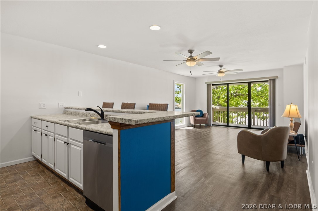Pelican Bay Condominium - Residential