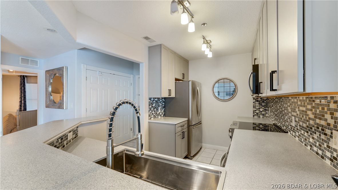 Emerald Bay Condominium - Residential