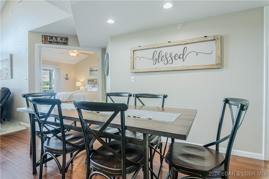 Camdenton, Missouri 65020, United States, 4 Bedrooms Bedrooms, ,2 BathroomsBathrooms,Residential,Contingent,41065