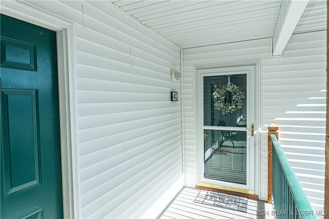 Camdenton, Missouri 65020, United States, 4 Bedrooms Bedrooms, ,2 BathroomsBathrooms,Residential,Contingent,41065