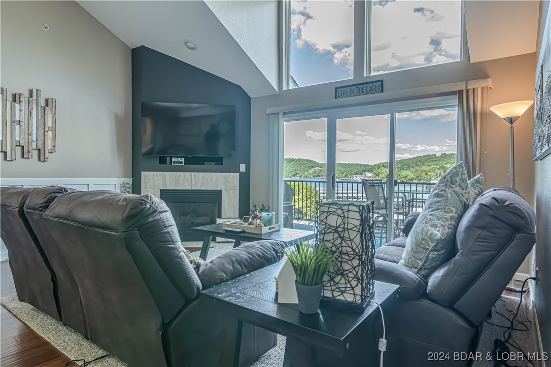 Camdenton, Missouri 65020, United States, 4 Bedrooms Bedrooms, ,2 BathroomsBathrooms,Residential,Contingent,41065