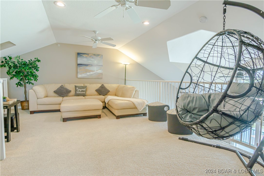 Camdenton, Missouri 65020, United States, 4 Bedrooms Bedrooms, ,2 BathroomsBathrooms,Residential,Contingent,41065