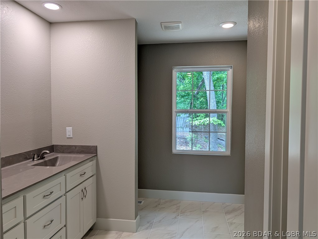 Coffman Bend #13 - Residential