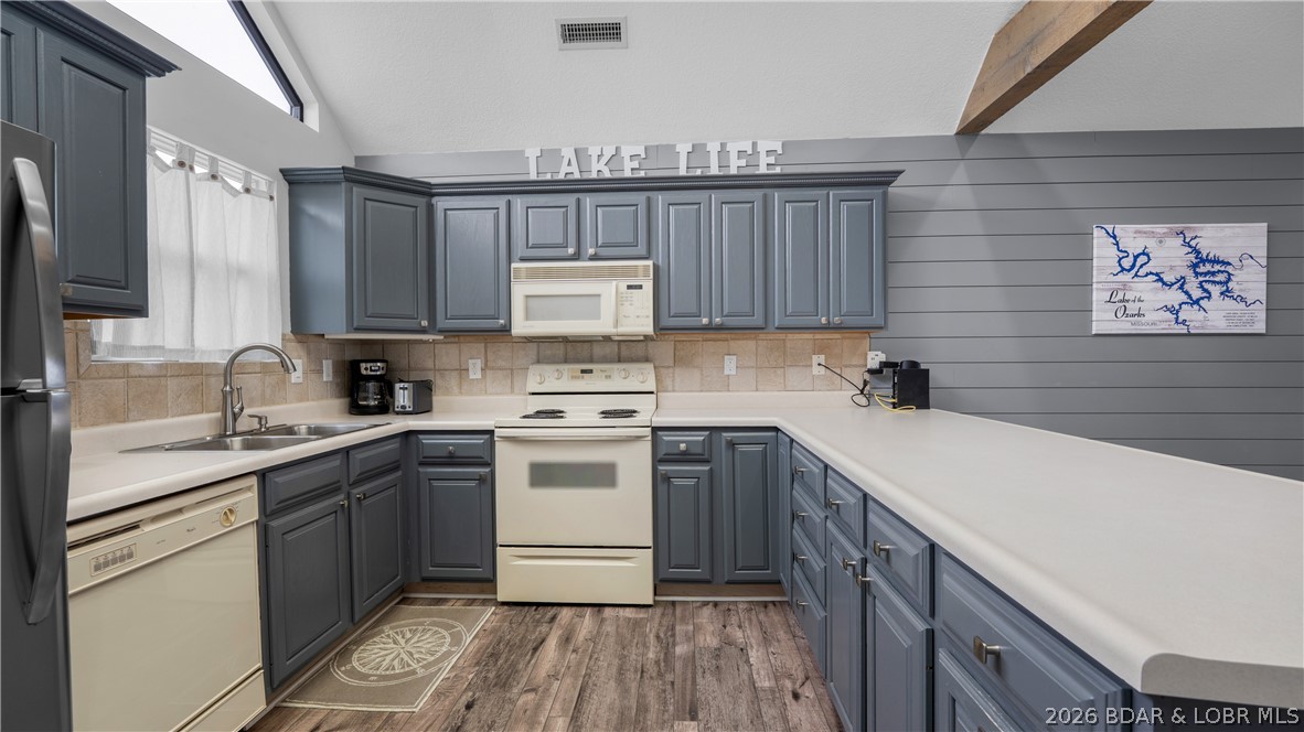 The Falls Condo - Residential