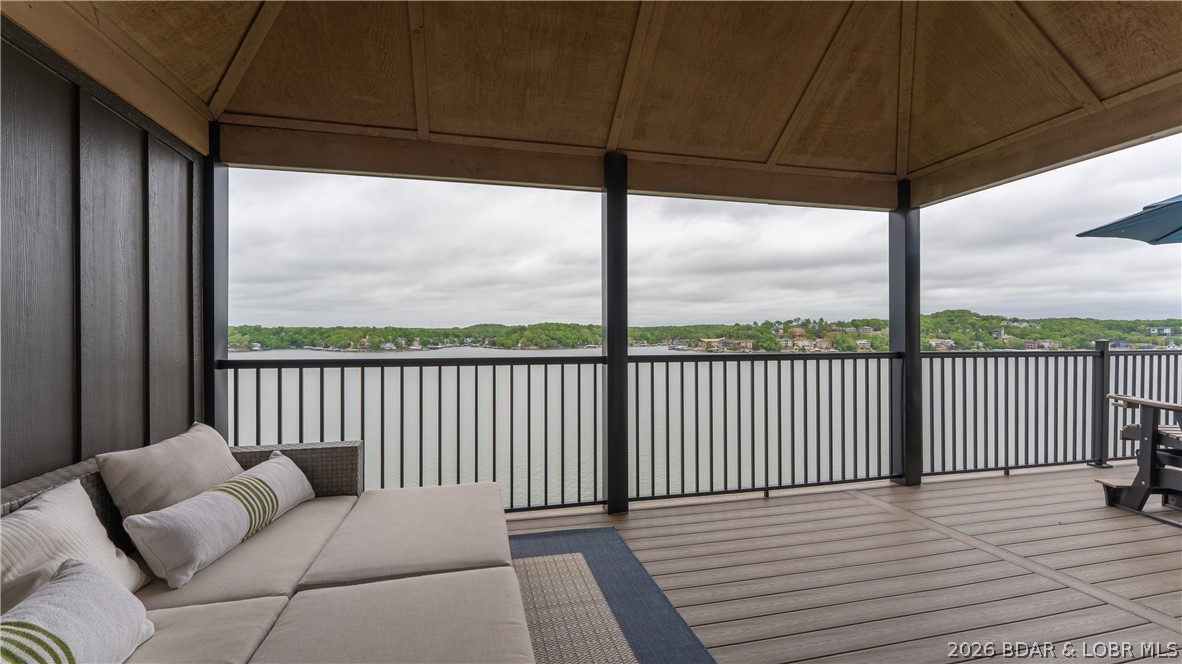 The Falls Condo - Residential