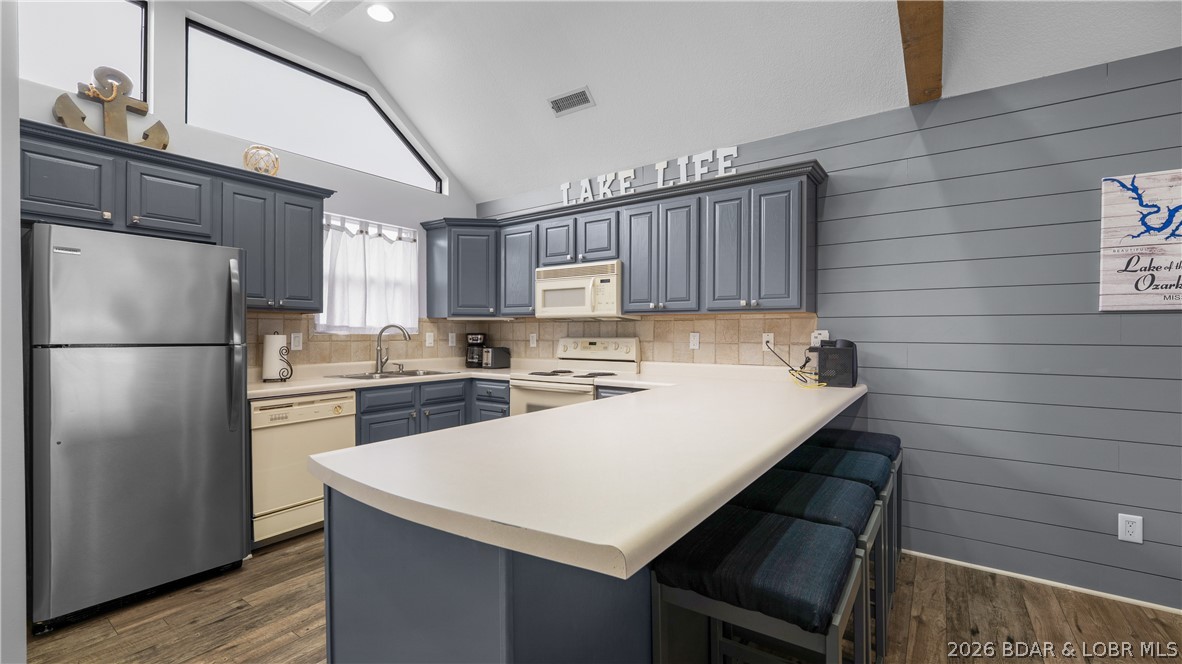 The Falls Condo - Residential