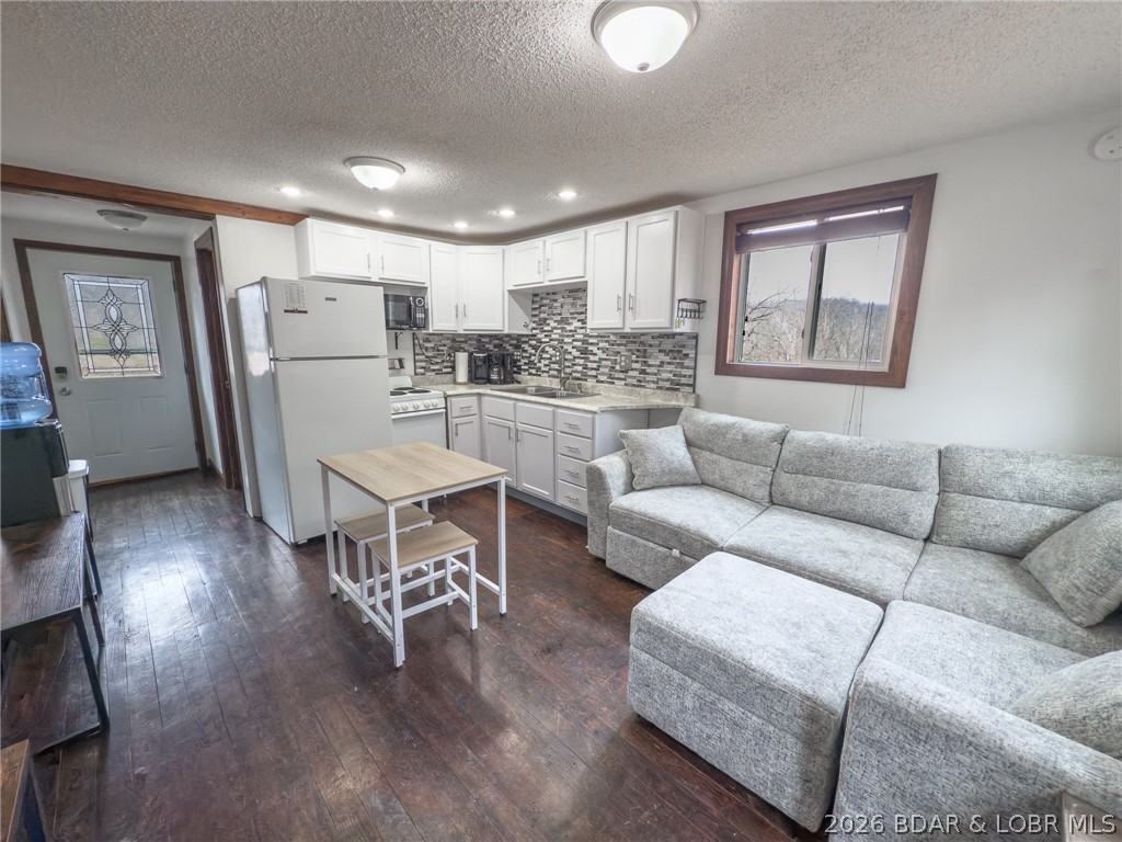 Oak Knoll Estates - Residential