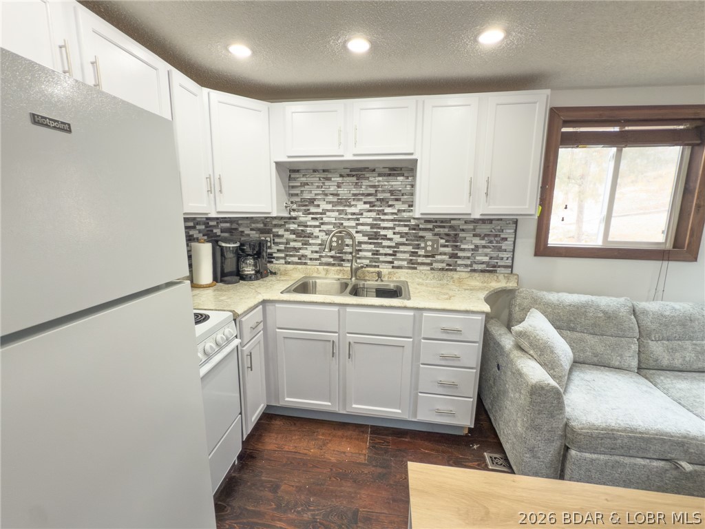 Oak Knoll Estates - Residential