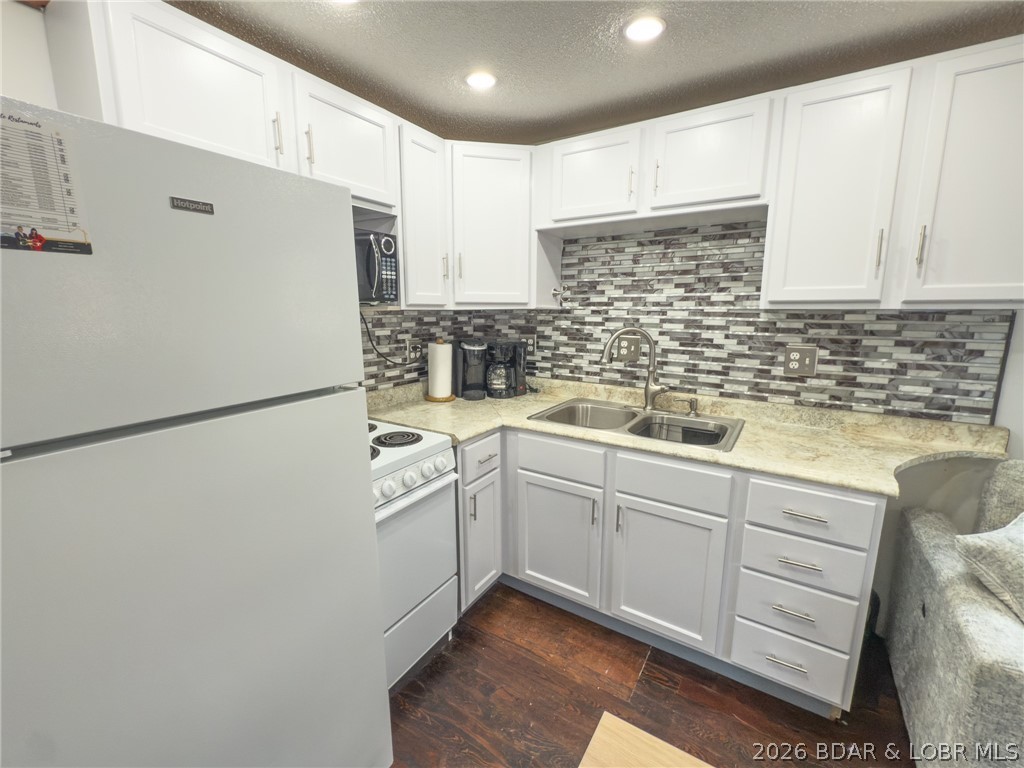 Oak Knoll Estates - Residential