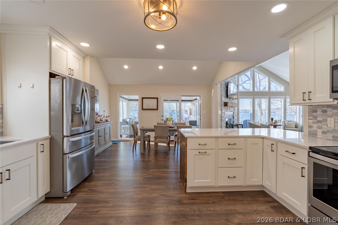 Imperial Point - Residential