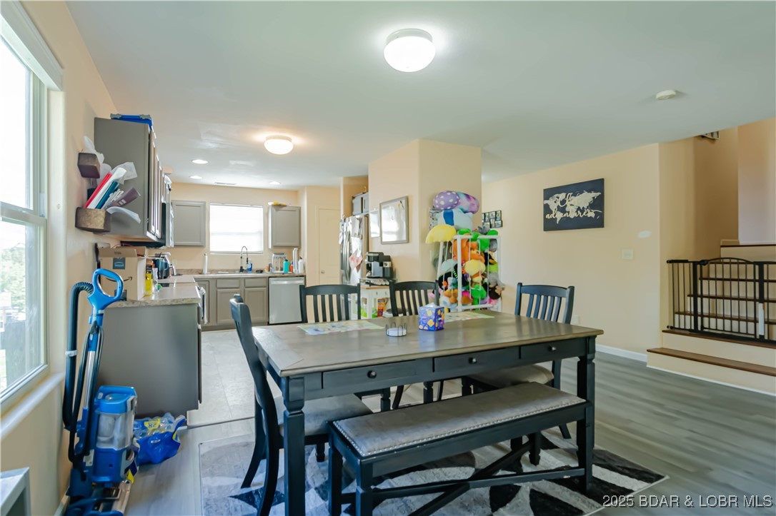 Camdenton, Missouri 65020, United States, 3 Bedrooms Bedrooms, ,3 BathroomsBathrooms,Residential,Active,219718