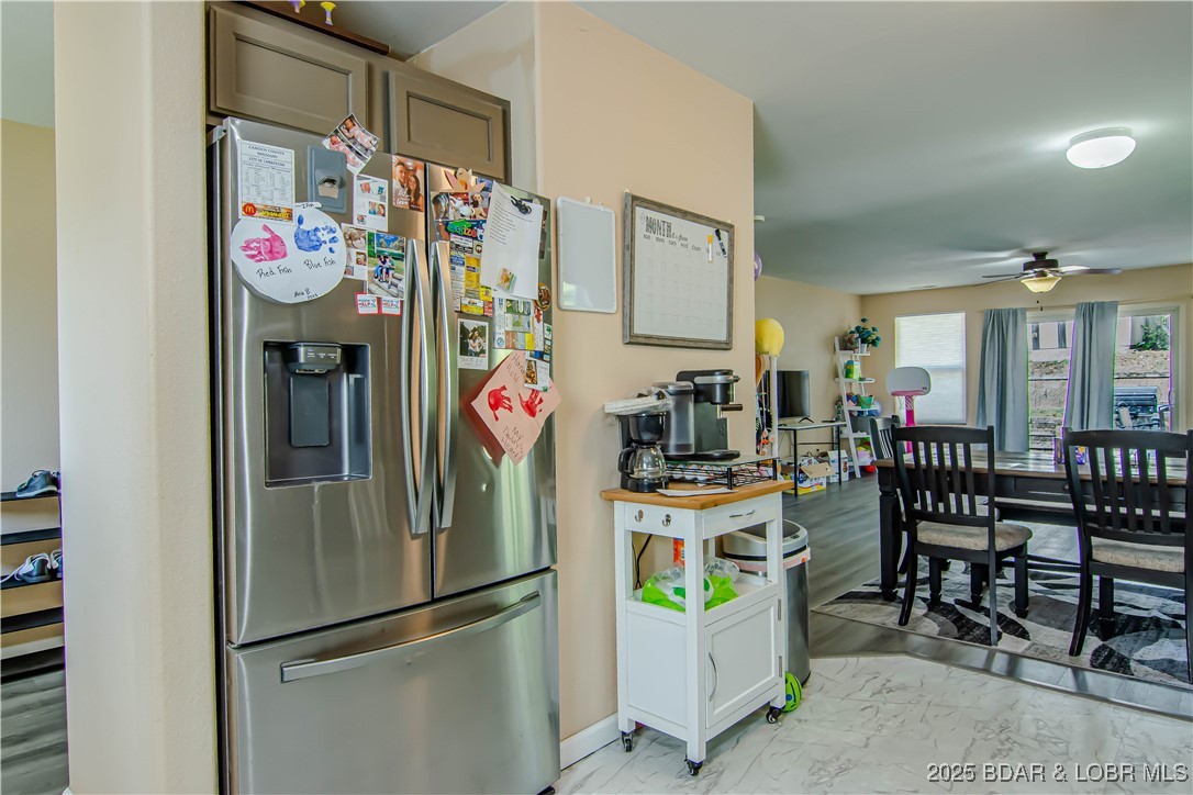 Camdenton, Missouri 65020, United States, 3 Bedrooms Bedrooms, ,3 BathroomsBathrooms,Residential,Active,219718