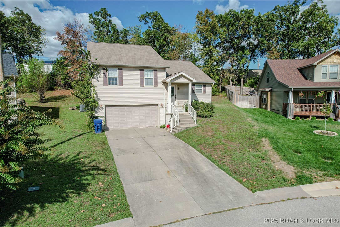 Camdenton, Missouri 65020, United States, 3 Bedrooms Bedrooms, ,3 BathroomsBathrooms,Residential,Active,219718