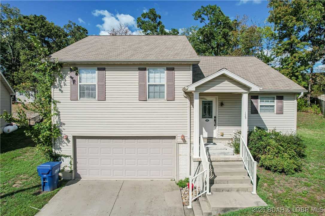 Camdenton, Missouri 65020, United States, 3 Bedrooms Bedrooms, ,3 BathroomsBathrooms,Residential,Active,219718