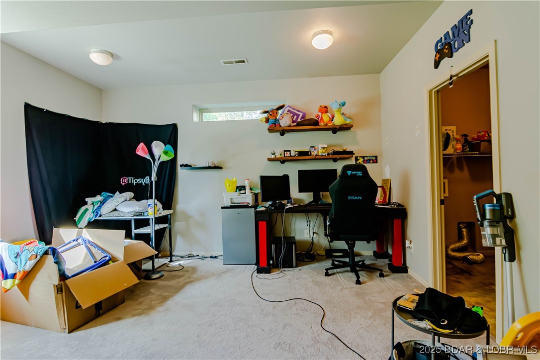 Camdenton, Missouri 65020, United States, 3 Bedrooms Bedrooms, ,3 BathroomsBathrooms,Residential,Active,219718