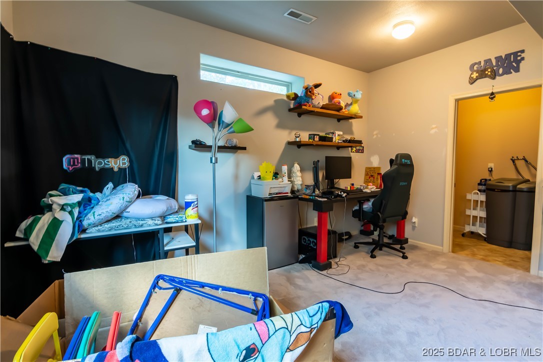 Camdenton, Missouri 65020, United States, 3 Bedrooms Bedrooms, ,3 BathroomsBathrooms,Residential,Active,219718