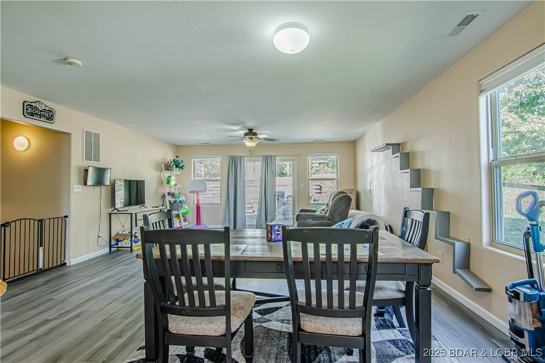 Camdenton, Missouri 65020, United States, 3 Bedrooms Bedrooms, ,3 BathroomsBathrooms,Residential,Active,219718