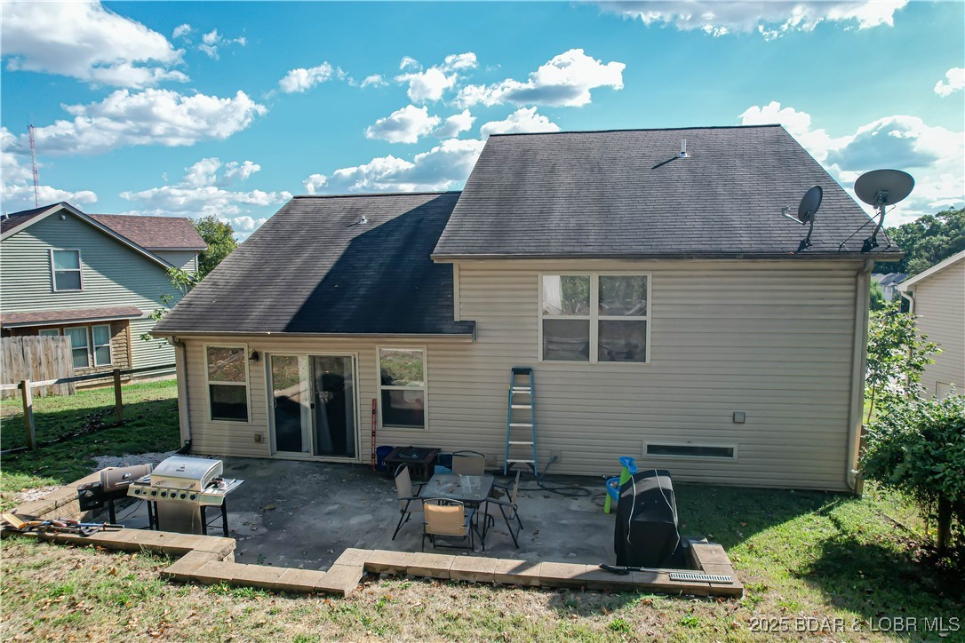 Camdenton, Missouri 65020, United States, 3 Bedrooms Bedrooms, ,3 BathroomsBathrooms,Residential,Active,219718