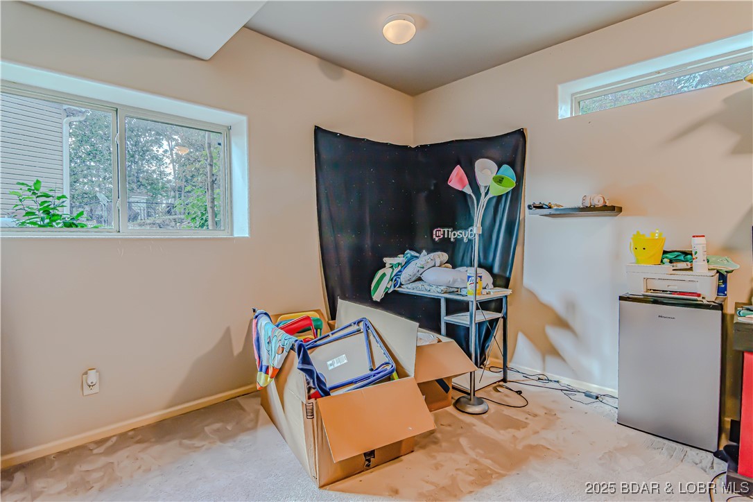 Camdenton, Missouri 65020, United States, 3 Bedrooms Bedrooms, ,3 BathroomsBathrooms,Residential,Active,219718