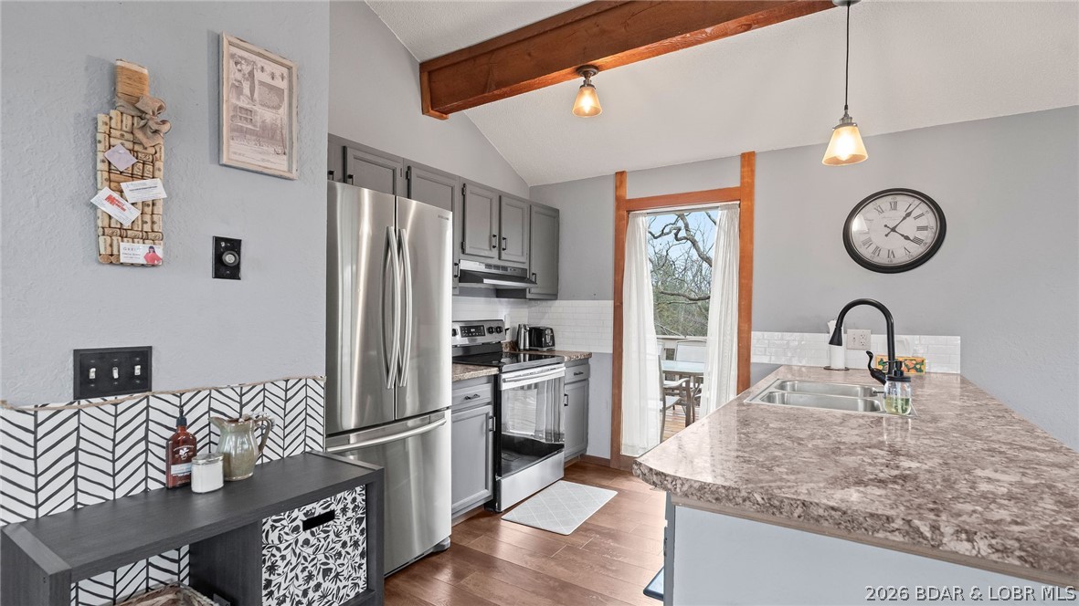 Four Seasons - Residential