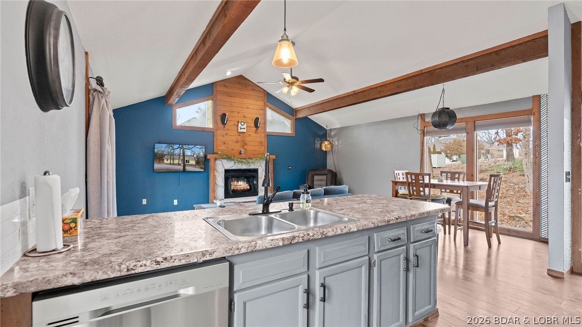 Four Seasons - Residential