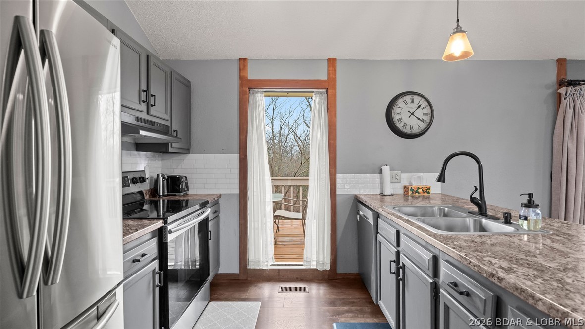 Four Seasons - Residential