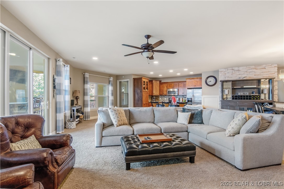 Camdenton, Missouri 65020, United States, 3 Bedrooms Bedrooms, ,3 BathroomsBathrooms,Residential,Active,249787