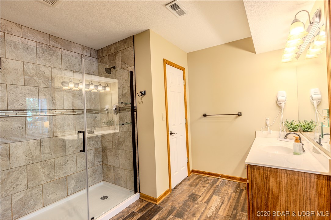 Robertson Lake Sites - Residential