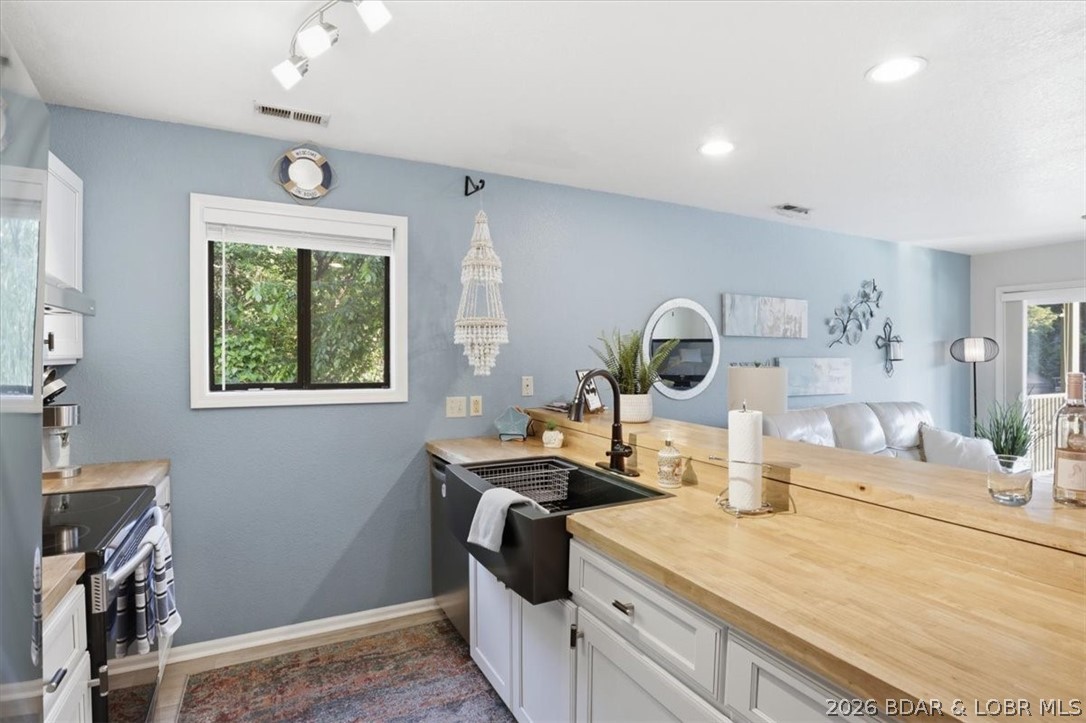 Indian Pointe Condominium - Residential