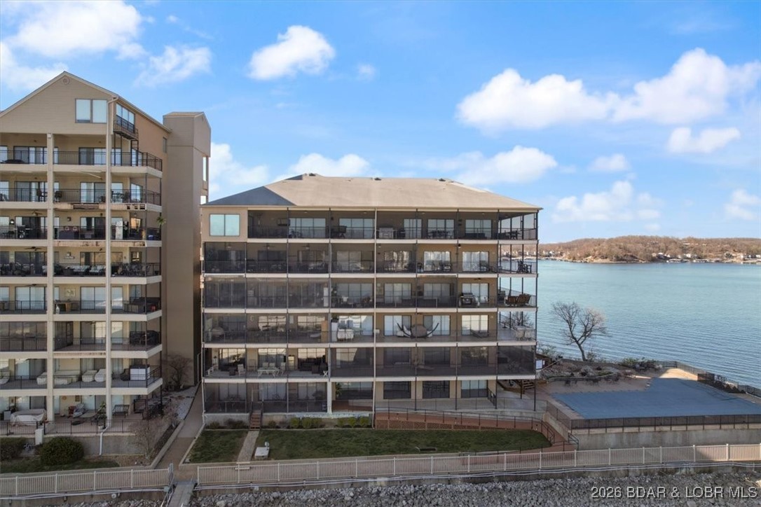 The Falls Condo - East Shore - Residential