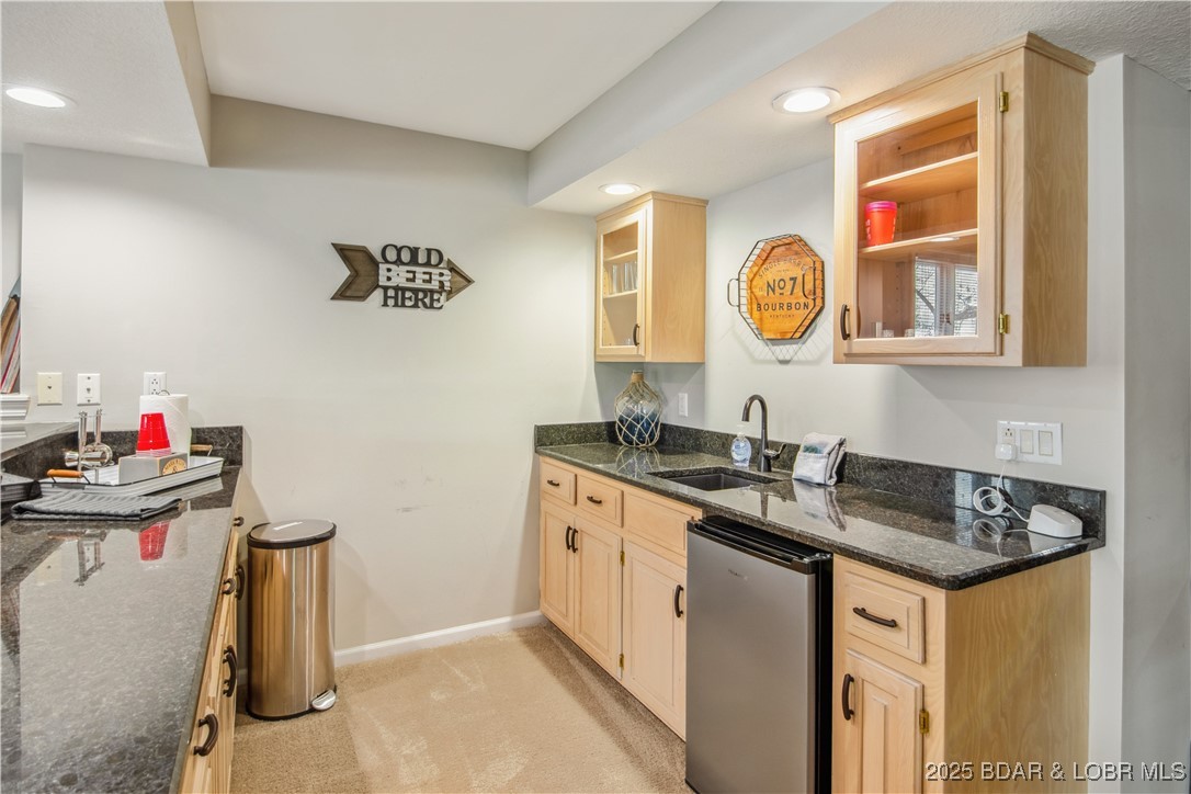 Sunrise Beach, Missouri 65079, United States, 6 Bedrooms Bedrooms, ,6 BathroomsBathrooms,Residential,Active,84774