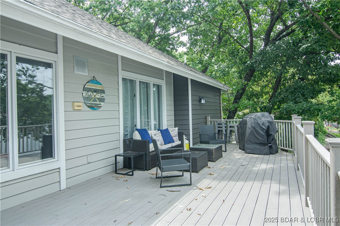 Sunrise Beach, Missouri 65079, United States, 6 Bedrooms Bedrooms, ,6 BathroomsBathrooms,Residential,Active,84774