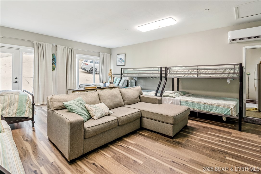 Sunrise Beach, Missouri 65079, United States, 6 Bedrooms Bedrooms, ,6 BathroomsBathrooms,Residential,Active,84774